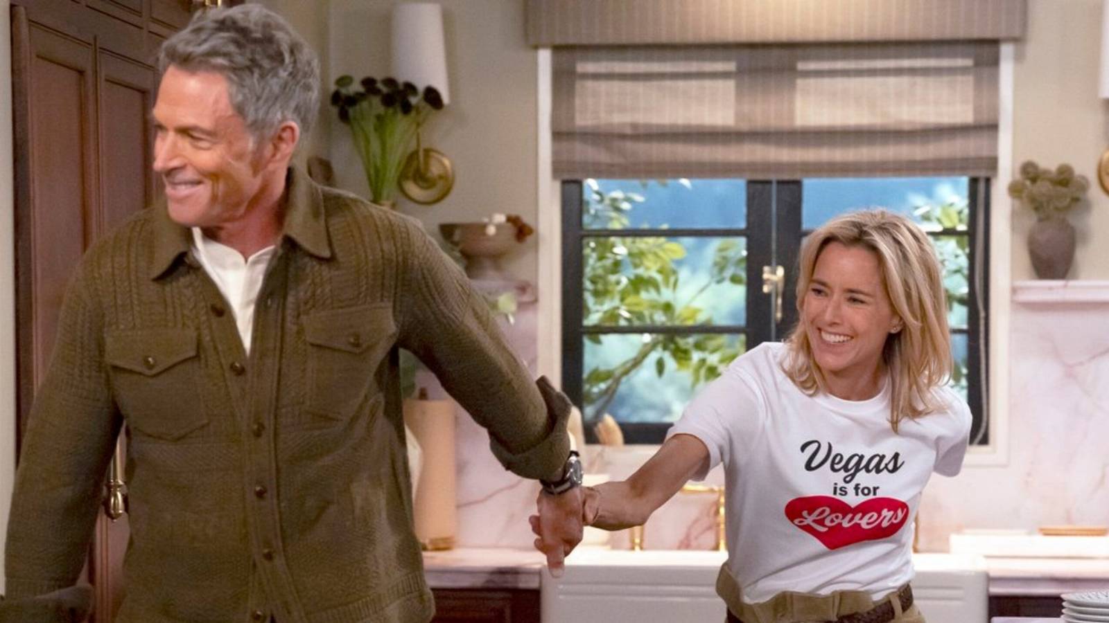 Téa Leoni & Tim Daly Officially Return to Network TV in First 'Newlyweds' Images