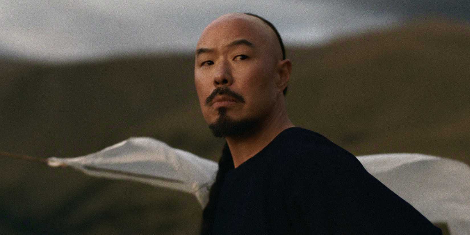 Hoon Lee as Lee in East of Eden