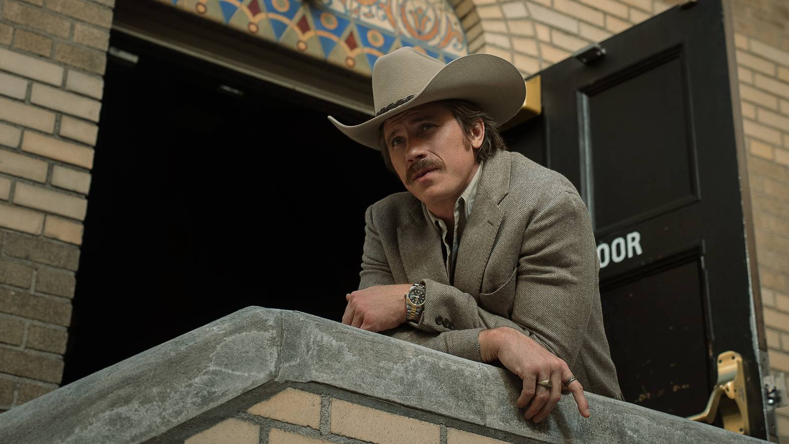 'Tulsa King' Star's New Jessica Chastain Netflix Mystery Thriller Gets First Trailer