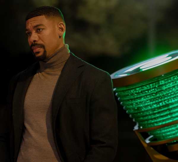 Aaron Pierre in Lanterns Episode 6