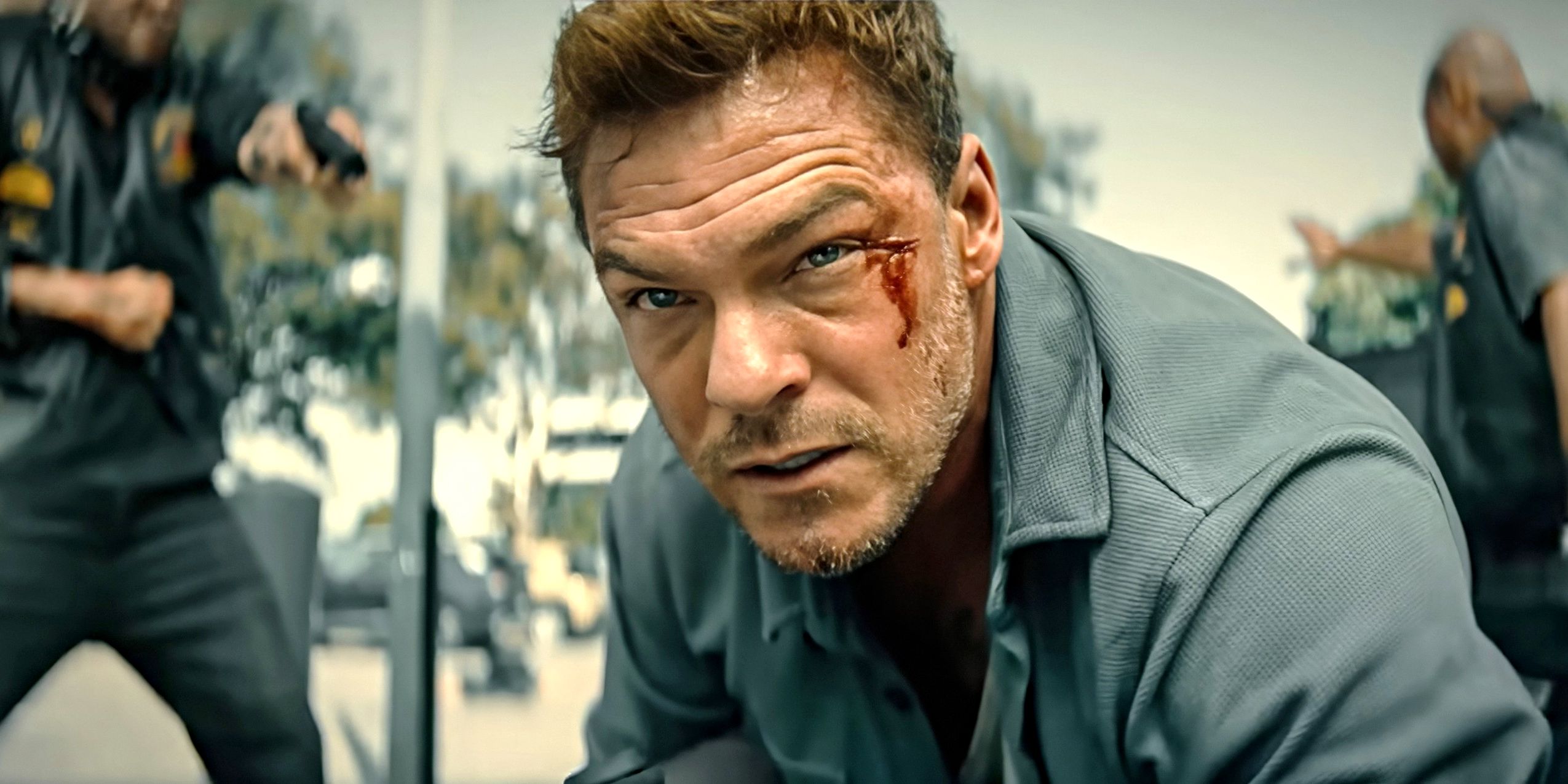 Alan Ritchson Officially Leaves ‘Reacher’ Behind in Just 3 Days image