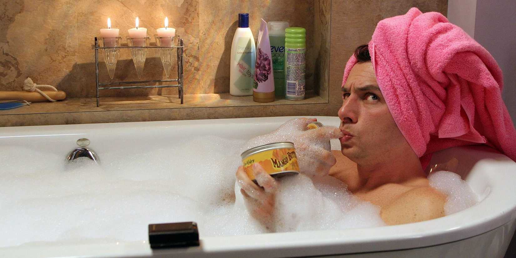 J.D. (Zach Braff) in a bath tub in 'Scrubs' Season 5 "My Way Home"