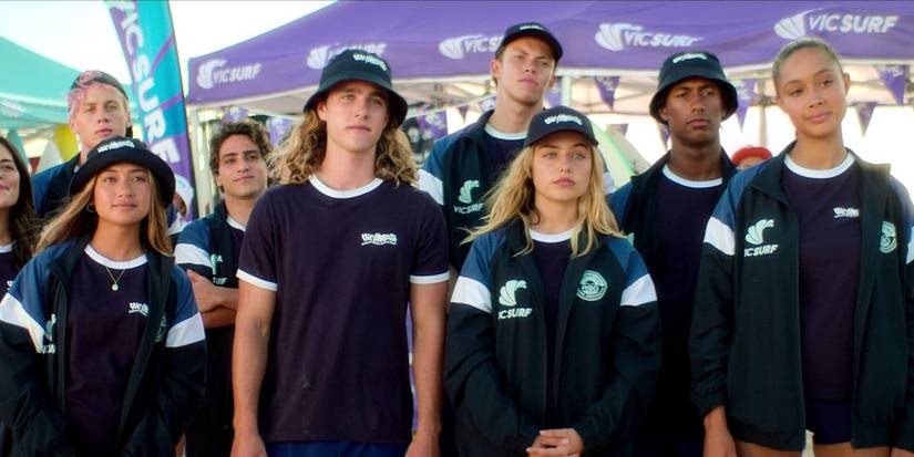 A group of teenagers in 'Surviving Summer'