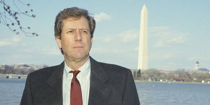 Michael Murphy as Jack Tanner standing in front of the Washington Monument in 'Tanner '88'