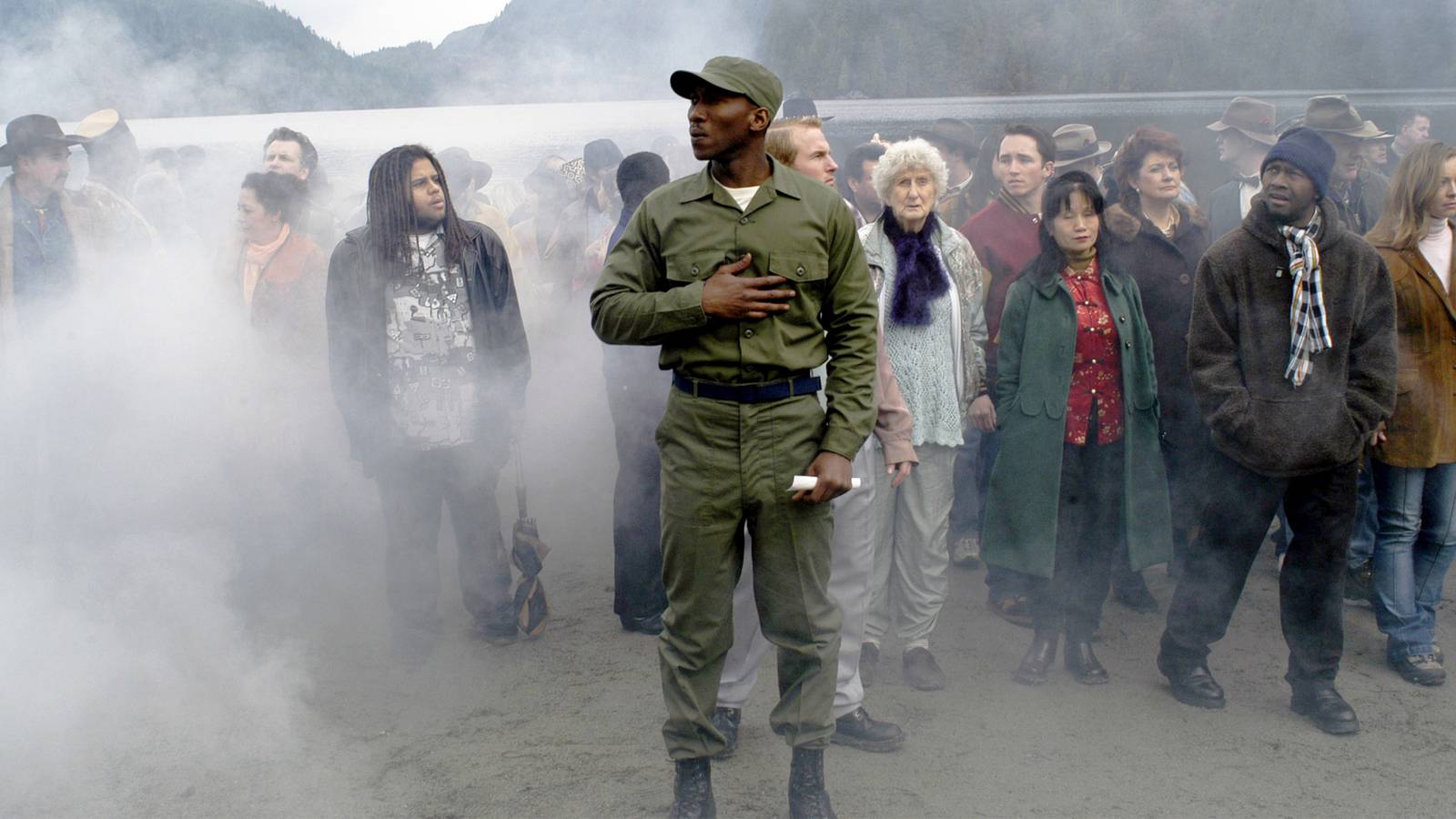 Mahershala Ali confused in a crowd of others in The 4400.