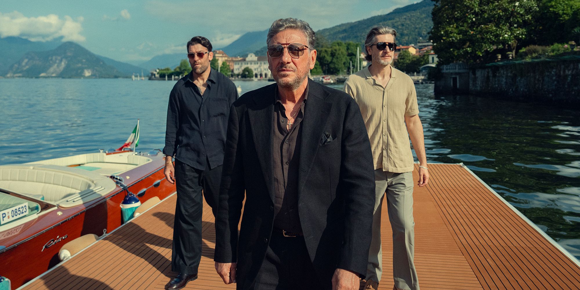 Netflix’s Guy Ritchie Crime Thriller Is Officially a 10/10 Hit