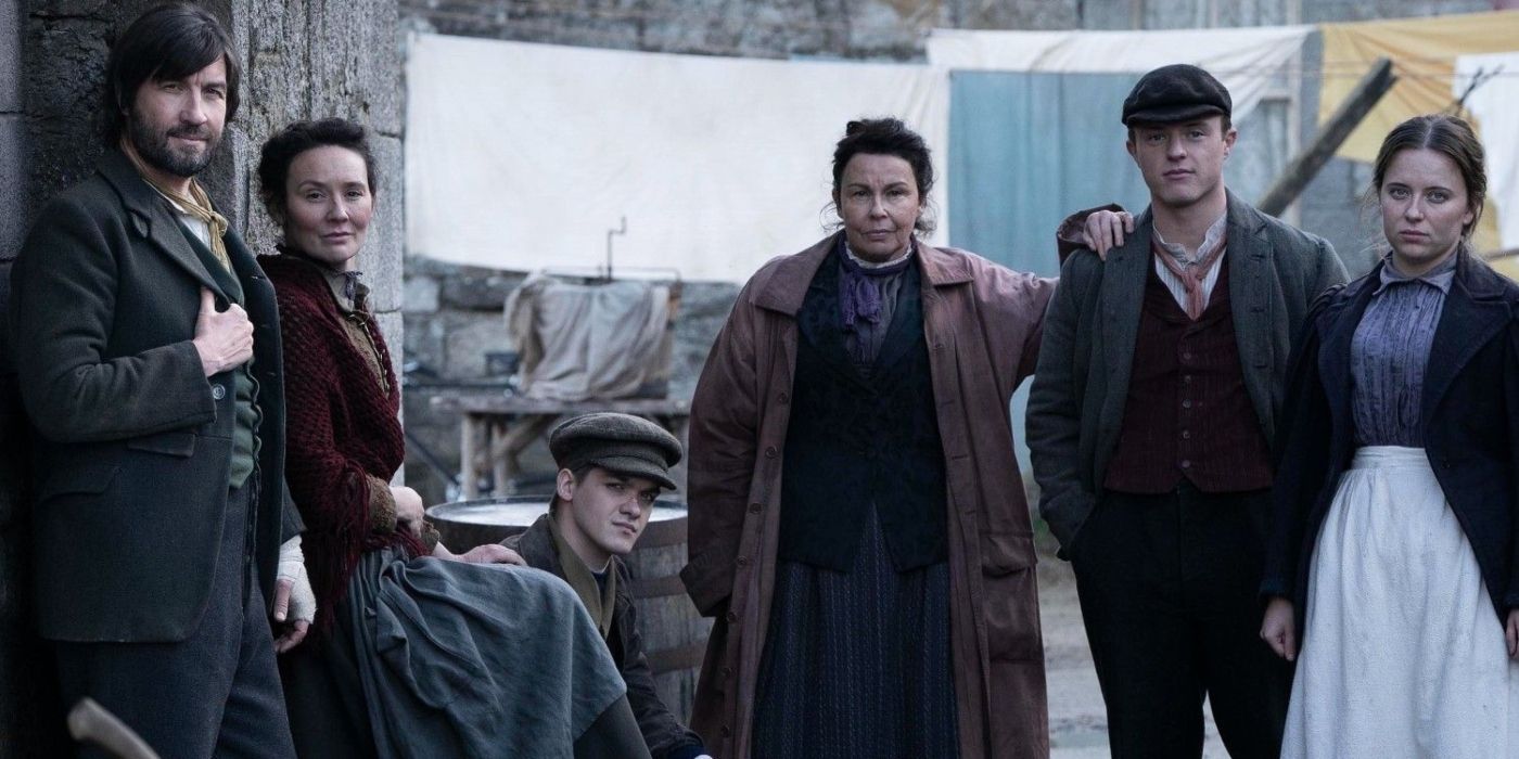 ​​​​​​​Sam (Liam McMahon), Mary (Claire Cooper), Joe (Adam Little), Liza (Shannon Lavelle), Harry (Zak Ford-Williams), and Ma (Julie Graham) in The Hardacres