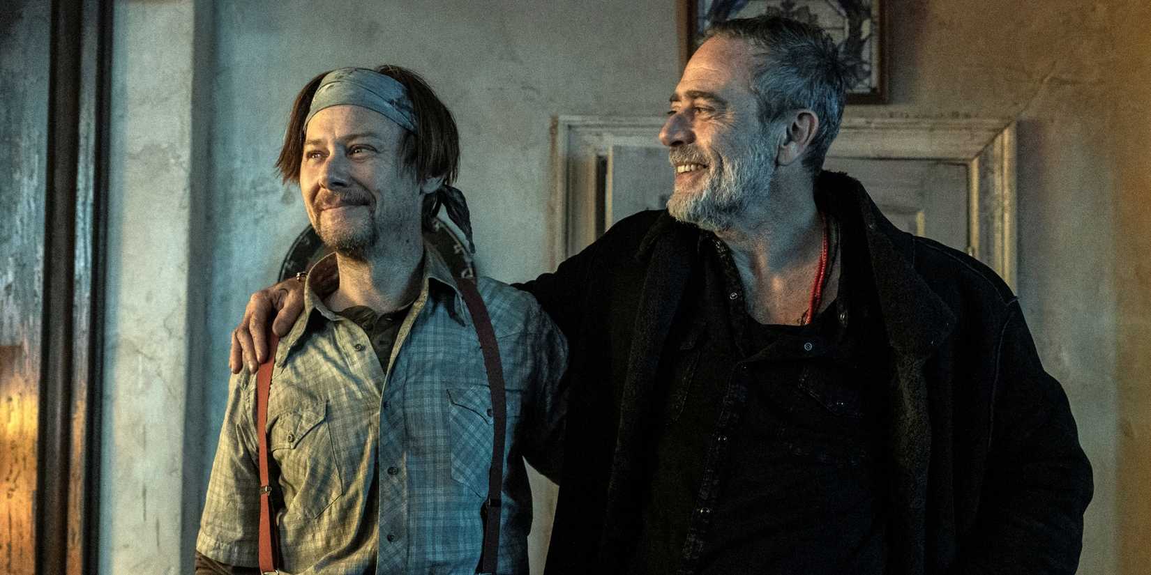 Jeffrey Dean Morgan as Negan with his arm around Jimmi Simpson as Dillard in The Walking Dead: Dead City