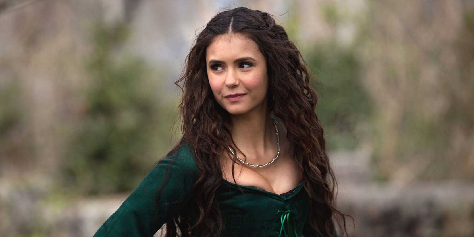 Katherine Pierce (Nina Dobrev) in England in 'The Vampire Diaries'