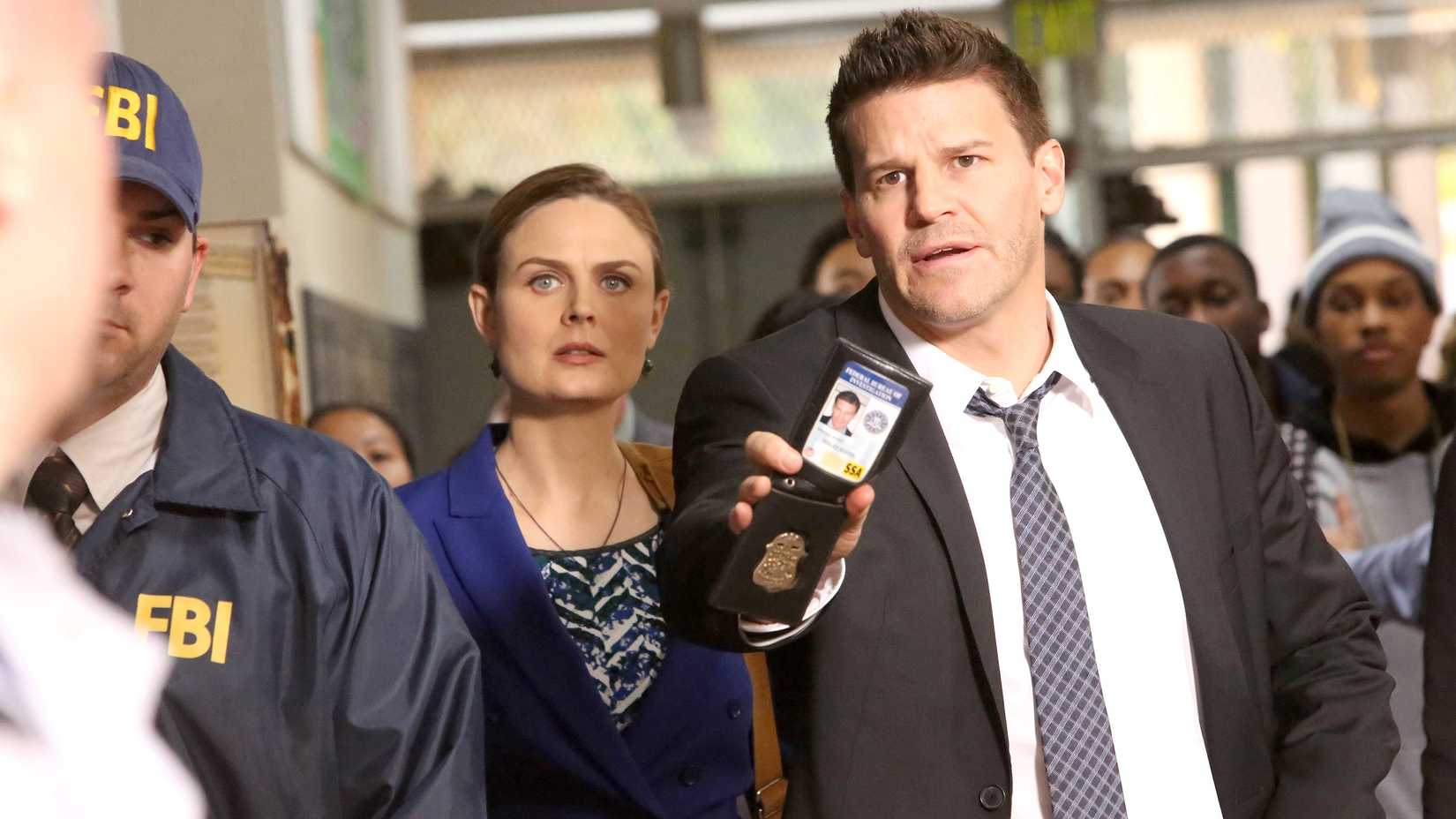 Bones-Emily-Deschanel-David-Boreanaz-2 (1)