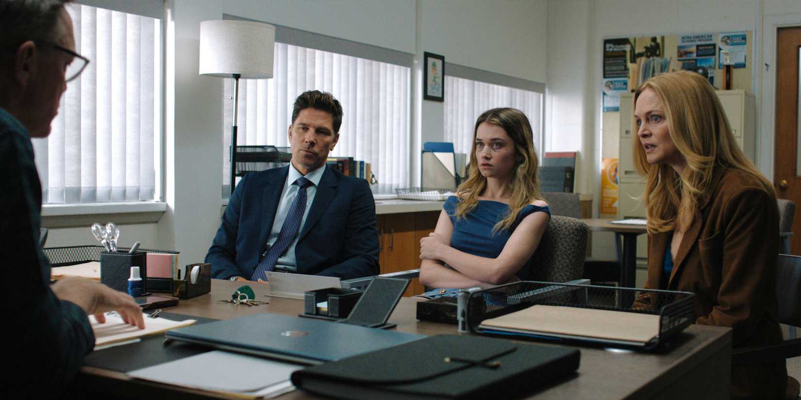 Heather Graham, Alison Thornton and Michael Trucco in Carrie