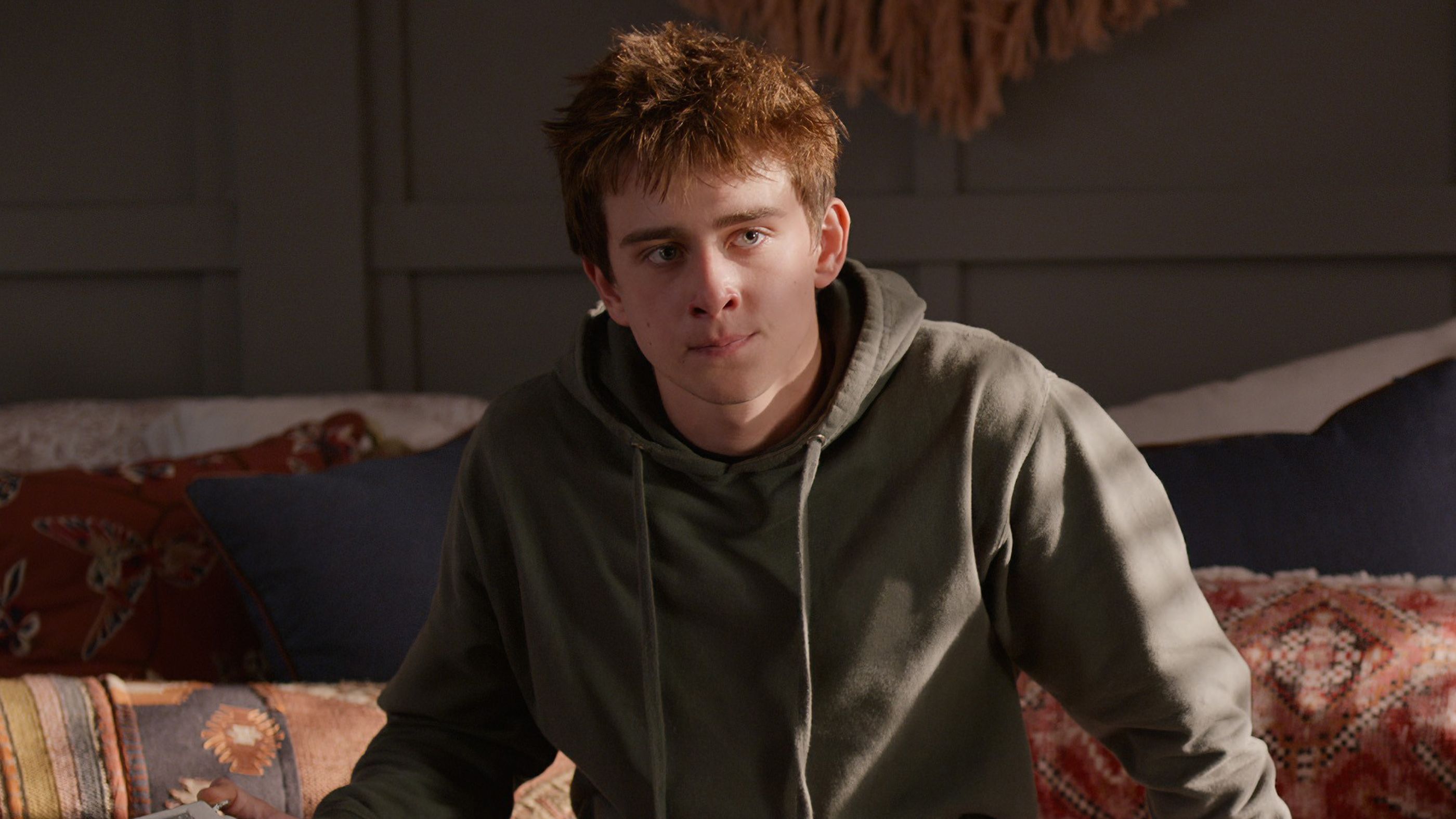 Netflix's Forgotten 3-Season Dark Comedy Is Perfect From Beginning to End image