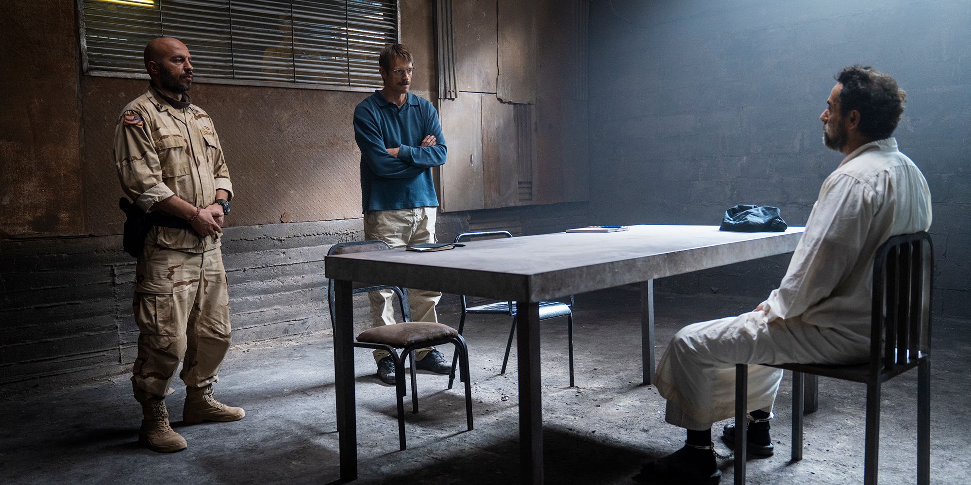 Joel Kinnaman, Waleed Zuaiter, and Dar Salim in High Value Target: The Hunt for Saddam