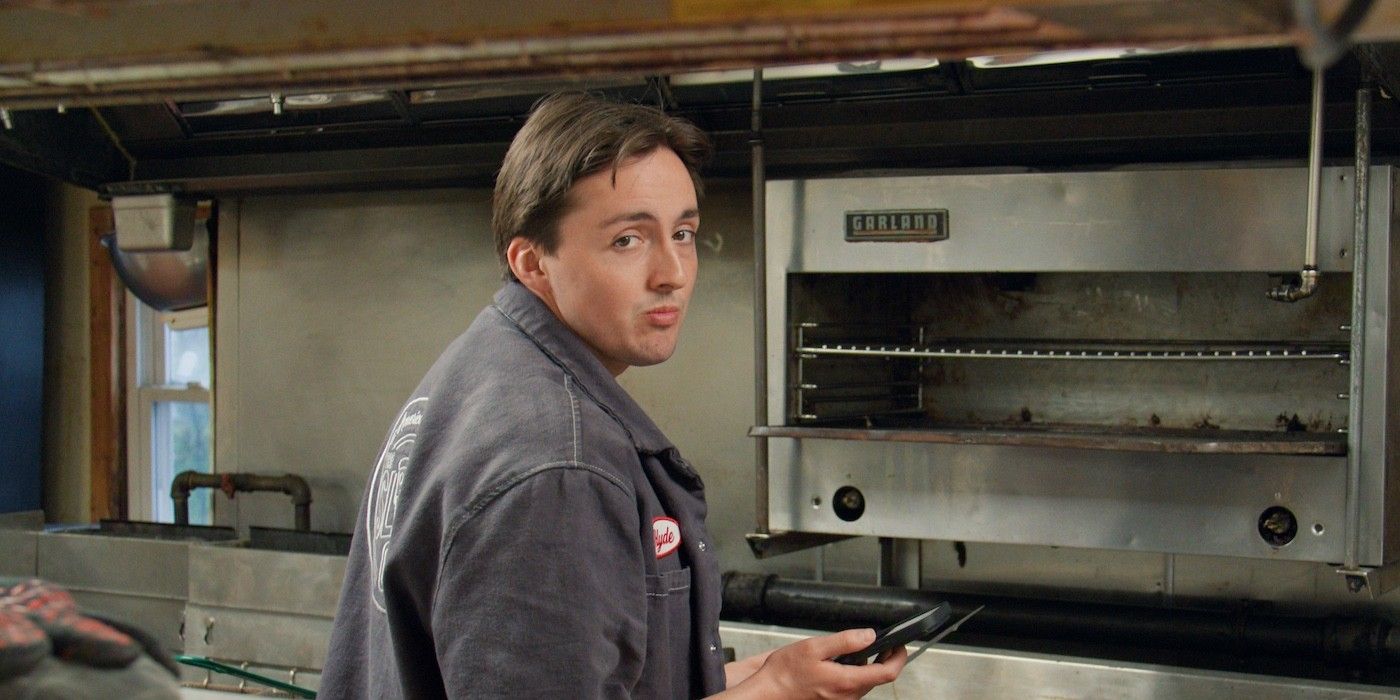 minimum-wage-hyde-healy Netflix's 14-Episode Workplace Sitcom is Gen Z's 'The Office' Replacement