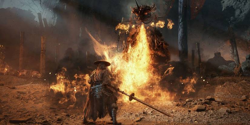 Soul fighting a fire-breathing enemy in Phantom Blade Zero