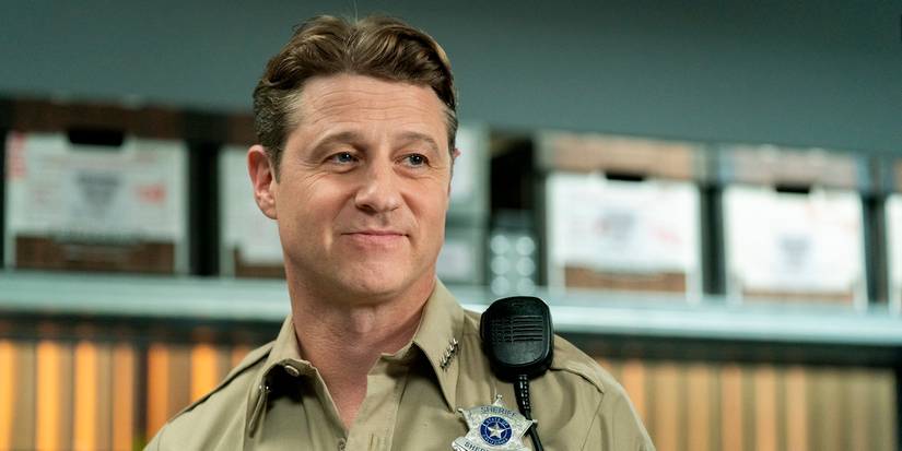 Sheriff-Country-Ben-McKenzie-as-Sheriff-Jim-Wade