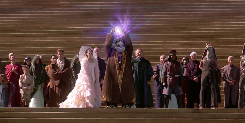 Boss Nass lifts the Globe of Peace with Padmé Amidala and the Jedi in Star Wars: Episode I — The Phantom Menace