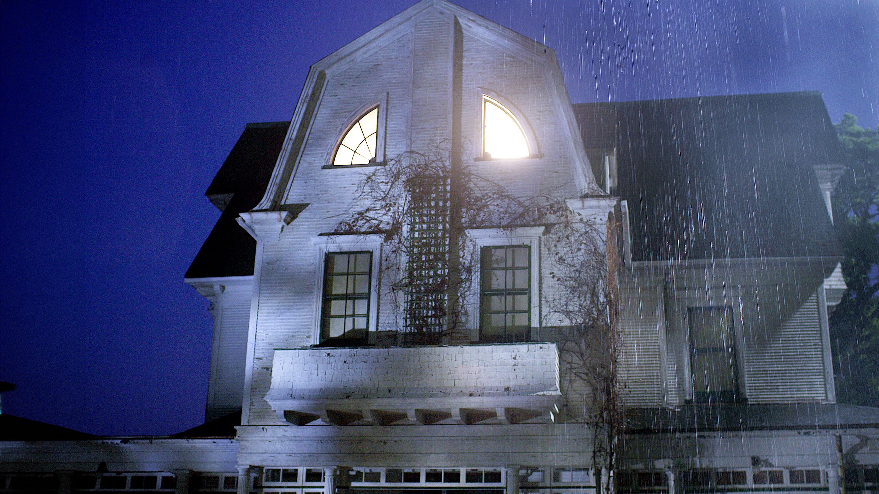 5 Horror Movie Scores That Are Just as Legendary as the Movies Themselves image