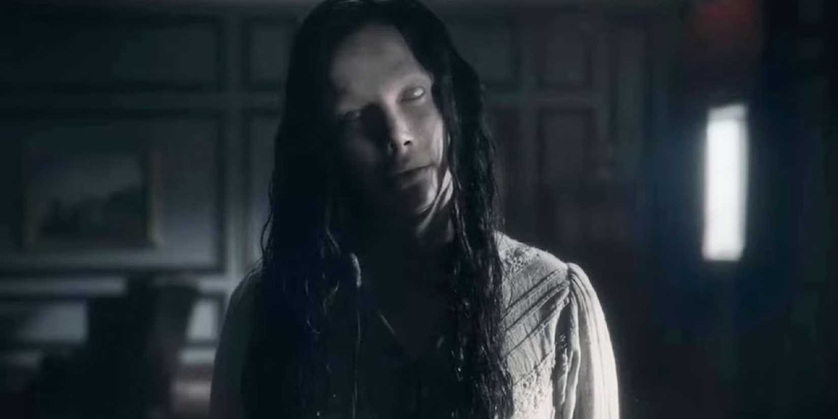 Daniela Dib as The Lady in the Lake in 'The Haunting of Bly Manor.'