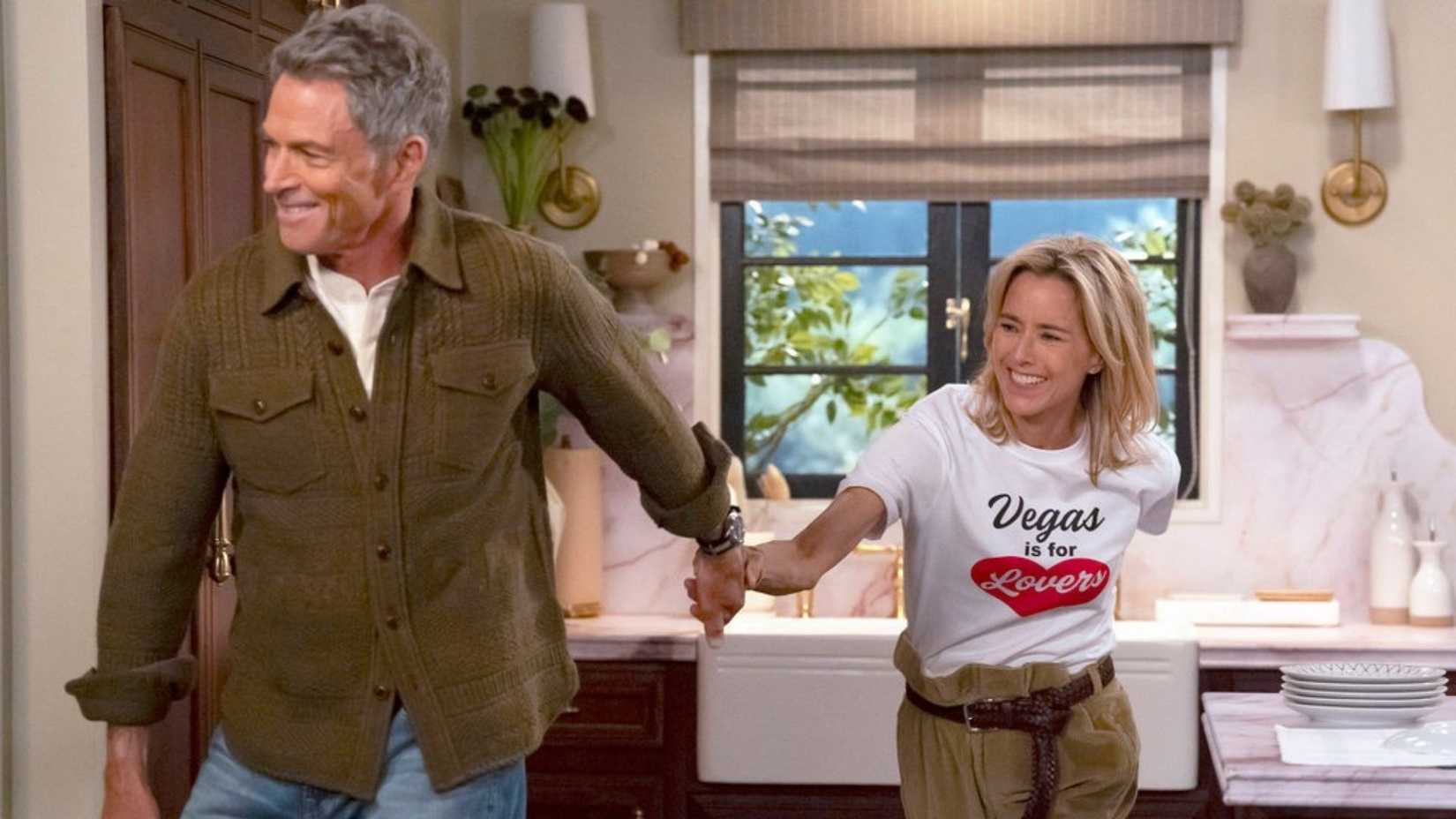 Tim Daly and Tea Leoni in Newlyweds