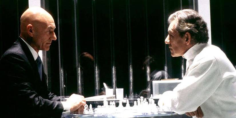 Patrick Stewart and Ian McKellen playing chess in 'X-Men' (2000)