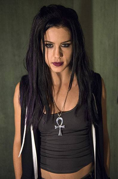 Qizning yuzi oldida sikini chiqardi Yeralash video porno