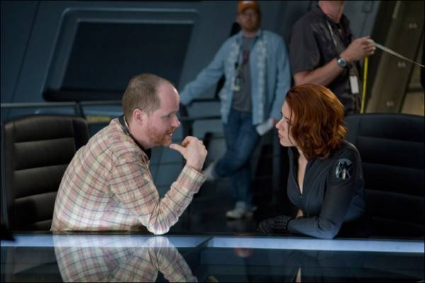 avengers-joss-whedon-scarlett-johansson-set-photo-01