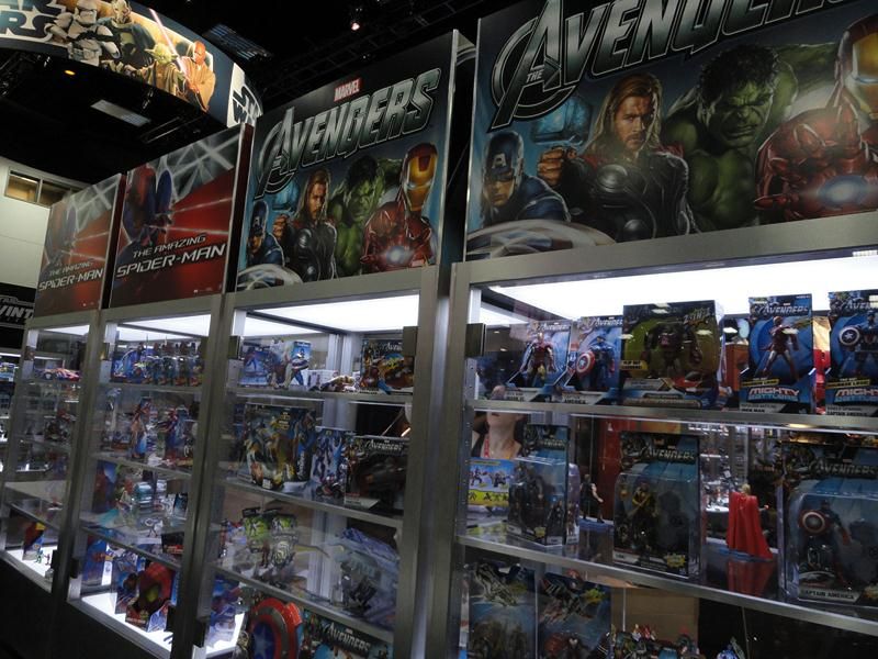 Comic Con Images of the Convention Floor Including IRON MAN 3, THE ...