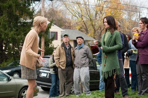 charlize-theron-elizabeth-reaser-young-adult-movie-image