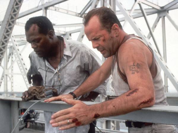 die-hard-with-a-vengeance-bruce-willis-samuel-l-jackson-1