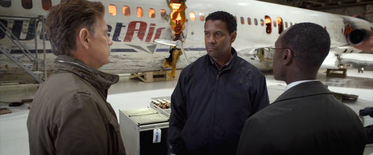Flight Streaming FLIGHT Images Featuring Denzel Washington, Don Cheadle, and John Goodman