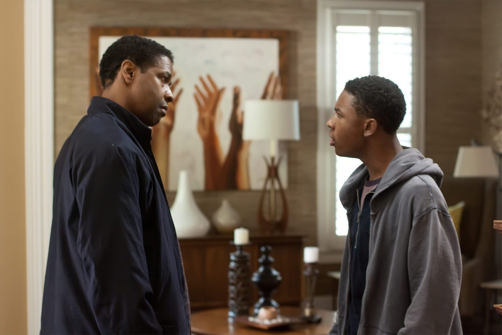 FLIGHT Images Featuring Denzel Washington, Don Cheadle, and John Goodman