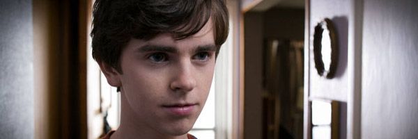 freddie-highmore-bates-motel-slice
