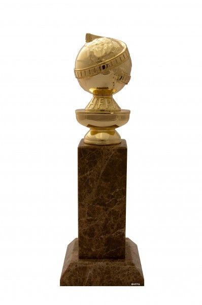 golden-globe-awards-statue-01
