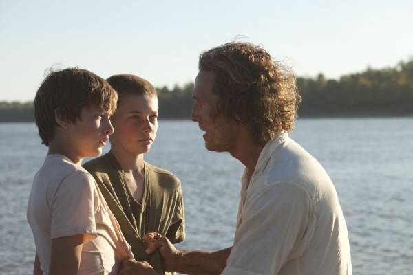 MUD Review. Jeff Nichols' MUD Stars Matthew McConaughey and Reese ...