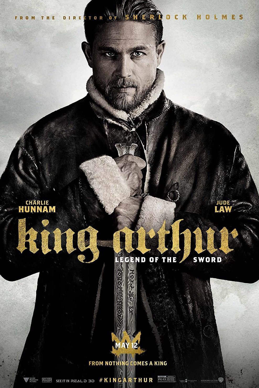 Pôster do filme O Rei Arthur: A Lenda da Espada com Charlie Hunnam.