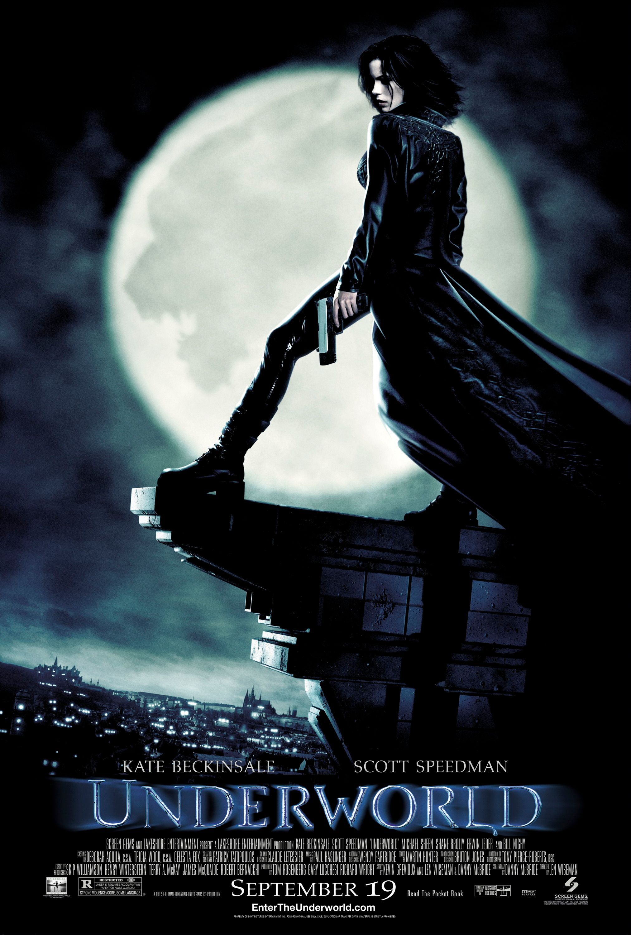Pôster do filme Underworld com Selene em destaque.