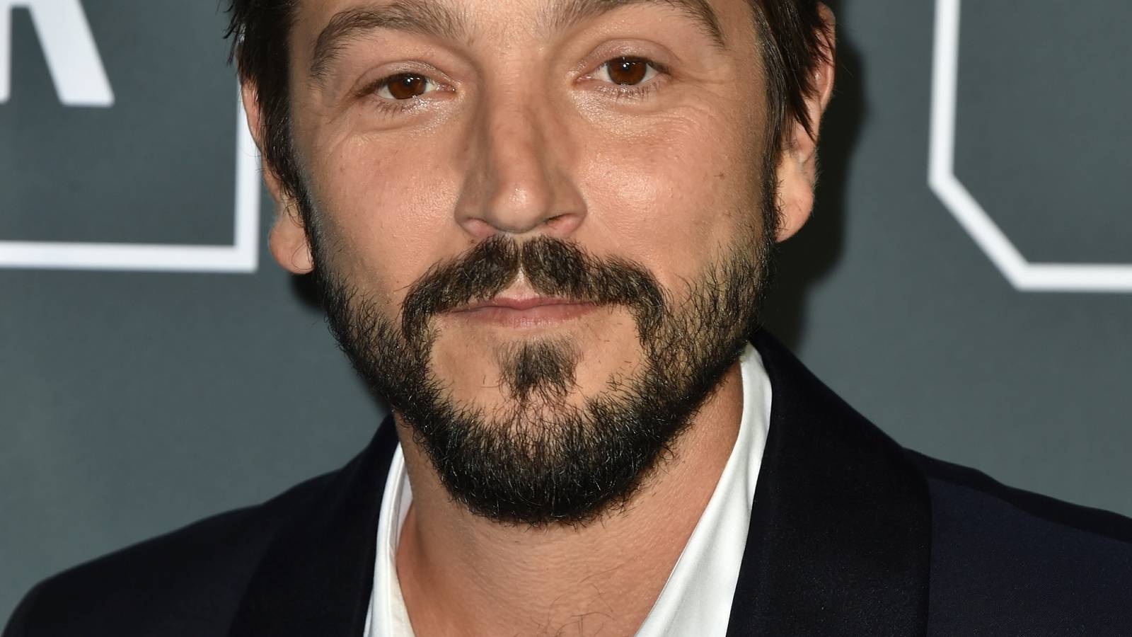 Diego Luna | Collider, image size:1600x900