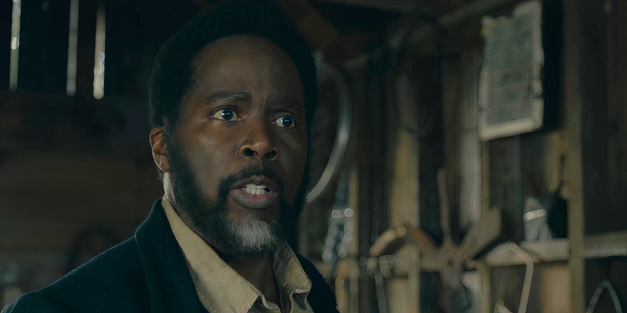 Boyd Stevens em cena tensa na terceira temporada de 'From'