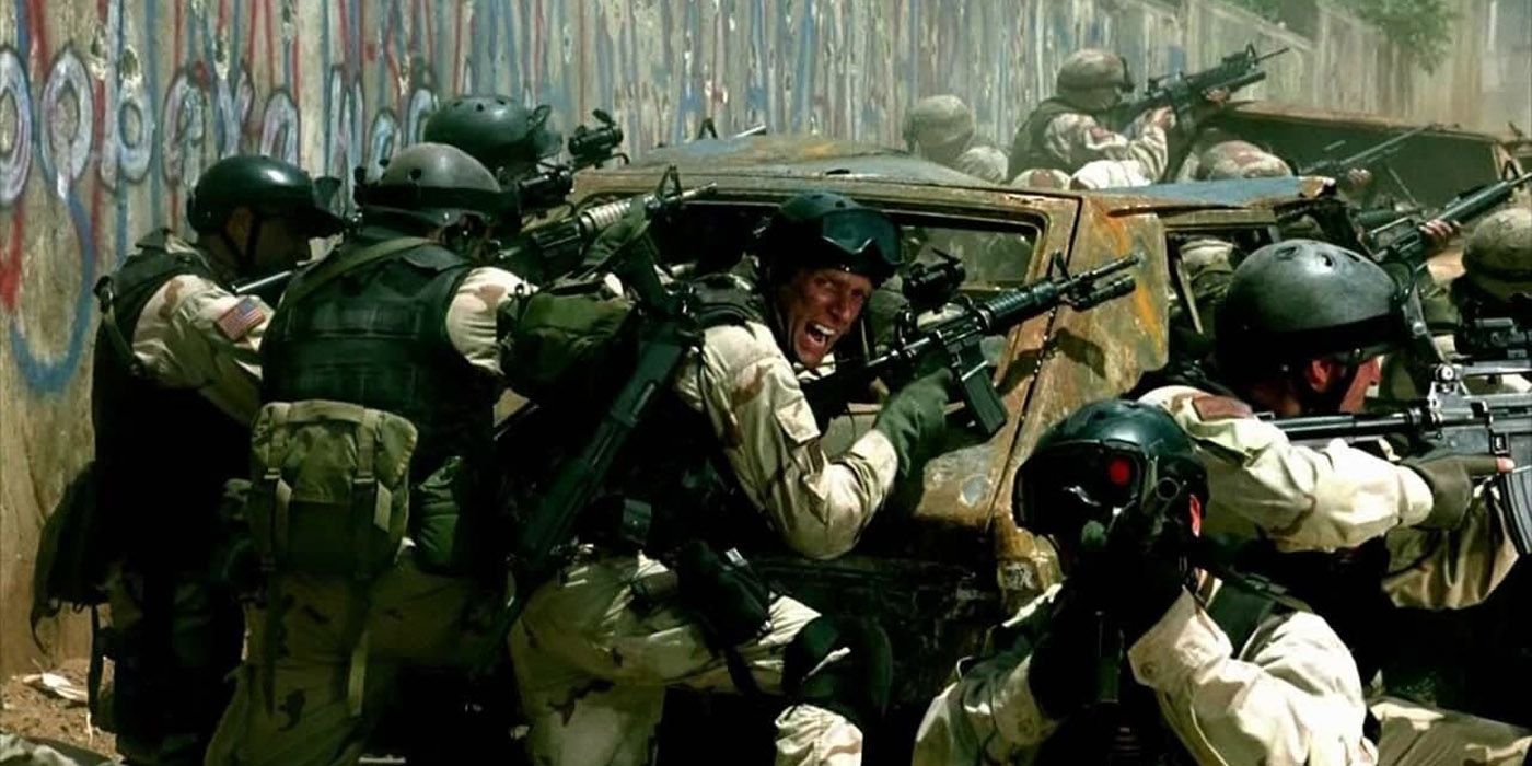 the-soldiers-in-a-gunfight-in-black-hawk-down.jpg