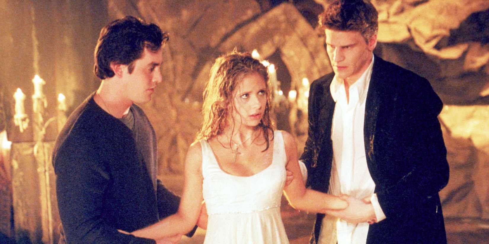 xander-and-angel-holding-up-a-recently-drowned-buffy-in-buffy-the-vampire-slayer-season-1-prophecy-girl-episode.jpg