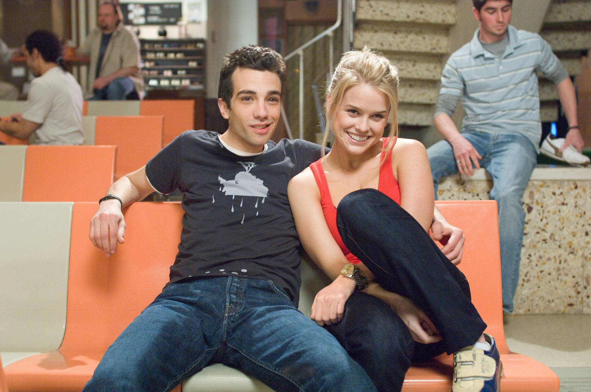 shee28099s-out-of-my-league-jay-baruchel-and-alice-eve-1