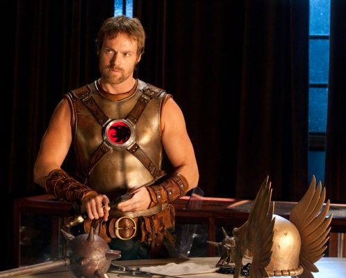 2 Clips and a Ton of Images from SMALLVILLE Absolute Justice
