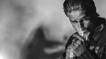 did charlie hunnam smoke real cigarettes on sons of anarchy Sons of Anarchy Recap did charlie hunnam smoke real cigarettes on sons of anarchy Sons of Anarchy Recap