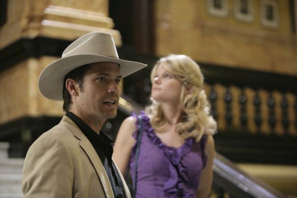 Timothy Olyphant and Joelle Carter in Justified