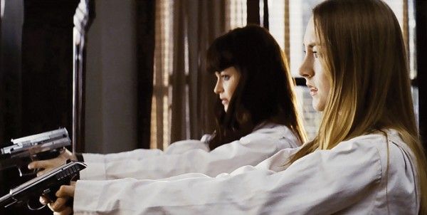 violet-and-daisy-movie-image-alexis-bledel-saoirse-ronan-01